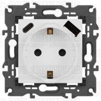Розетка Elegance 14-4108-01М 16A 250В 2P+E защ. шторки с USB type-A+C 3А 5В матов. бел. Эра Б0067710