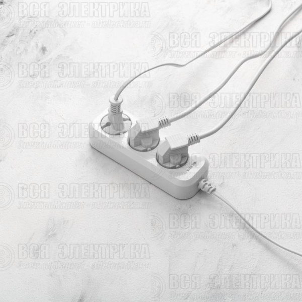Удлинитель 3 гнезда 1.5м 2х0.75кв.мм б/з бел. PROCONNECT 13-4205