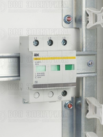 Ограничитель перенапряжения ОПС1-C 3P KARAT IEK MOP20-3-C